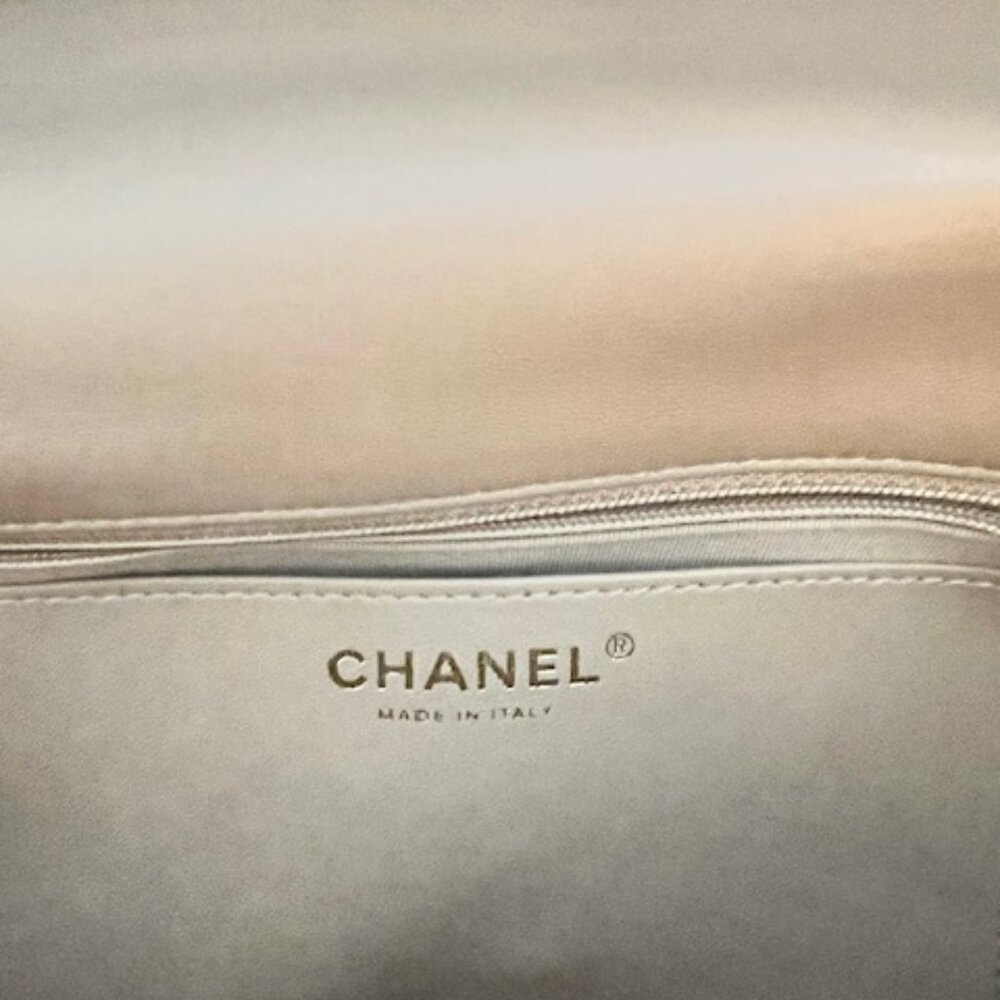 Chanel Funky Town Flap bag - Picture 8 of 16